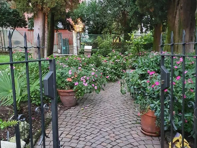 Bed & Breakfast La Lampara 3*